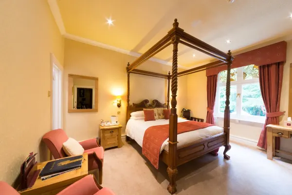 The Glen Yr Afon House Hotel 19/61