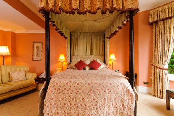 The Glen Yr Afon House Hotel 20/61