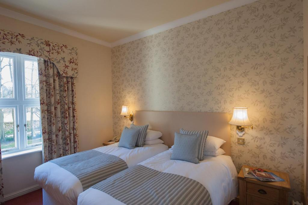 The Glen Yr Afon House Hotel 18/61
