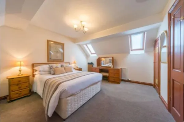 The Glen Yr Afon House Hotel 21/61
