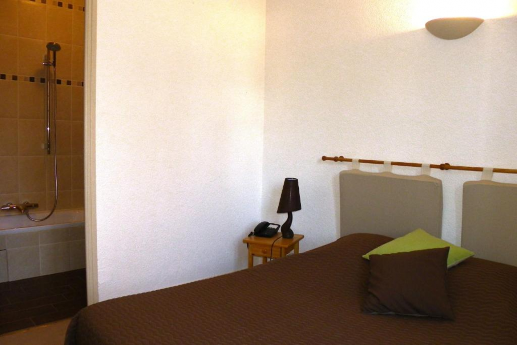 Human Hotel Residence 7/42