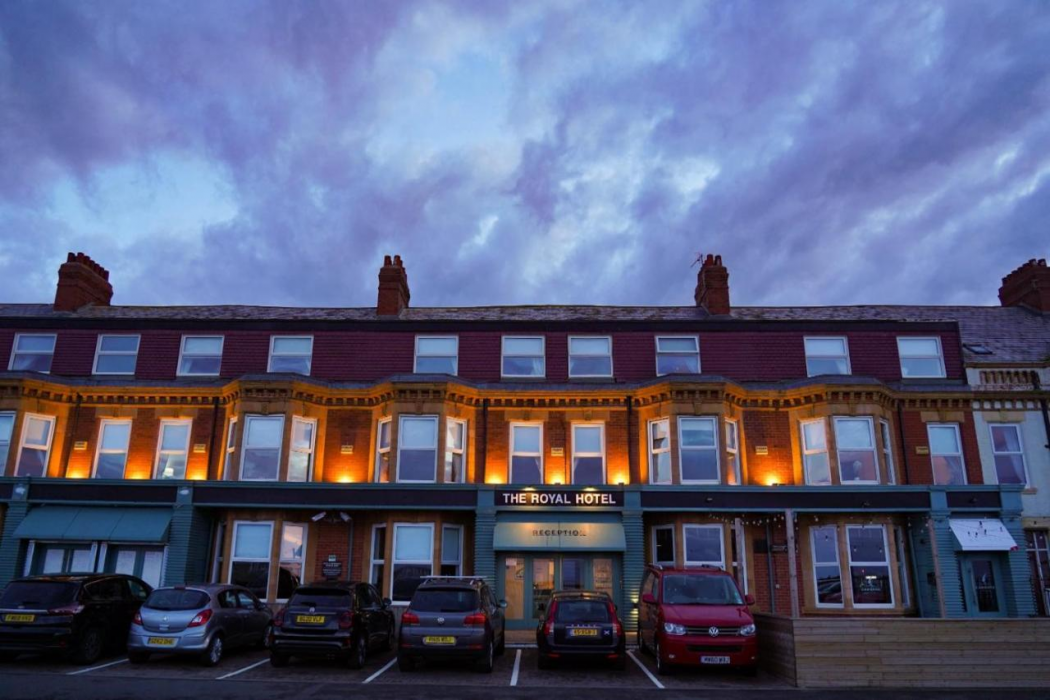 The Royal Hotel 2/54
