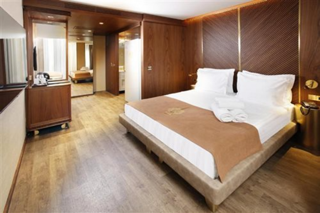 Kate Hotel Special Class 8/64