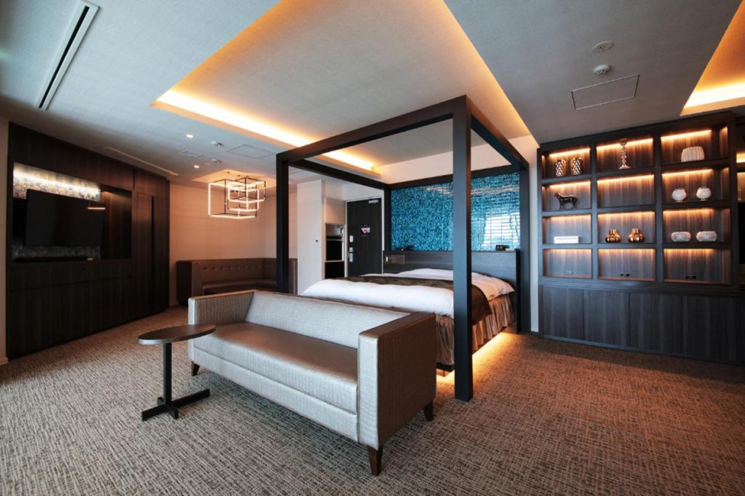 N Hotel 13/58