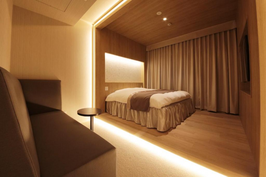 N Hotel 12/58
