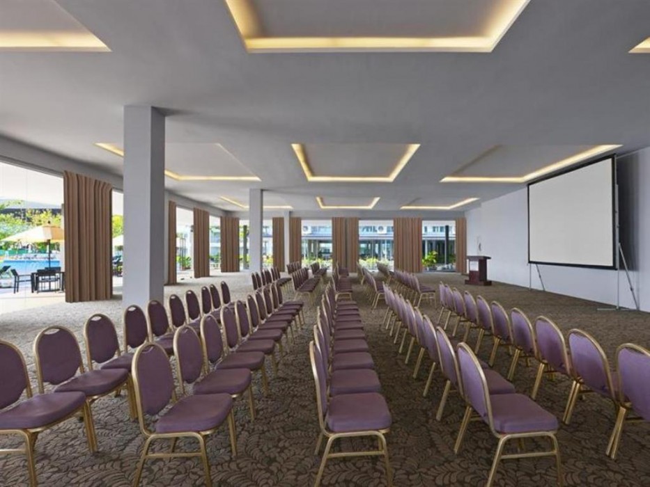 Century Langkasuka Resort 33/59