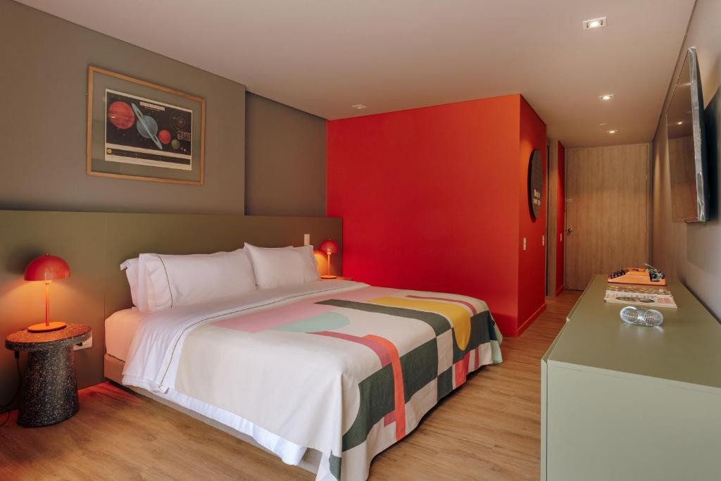 Versus Hotel 16/65