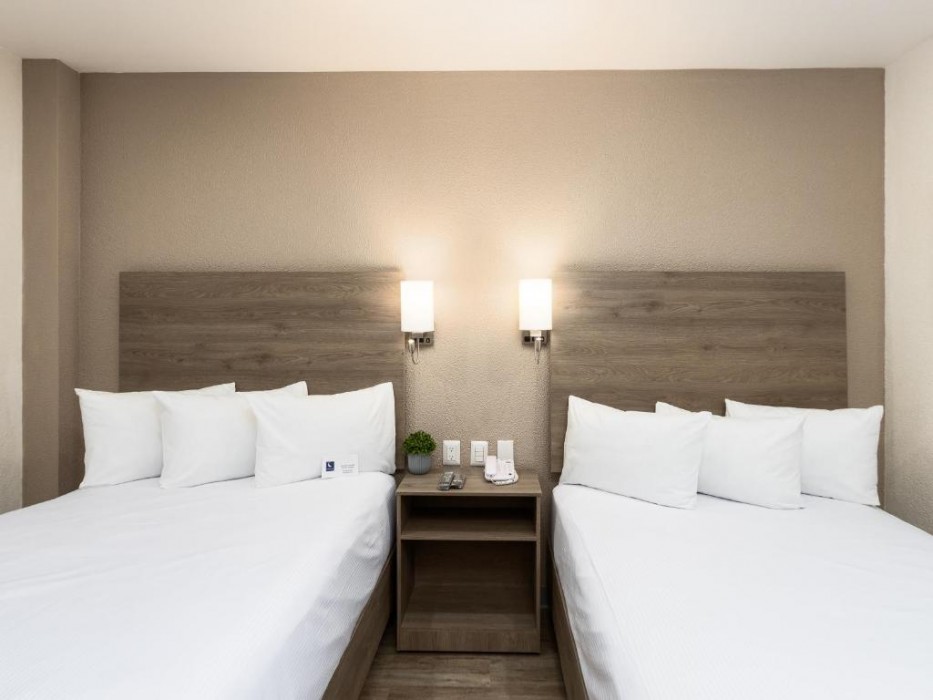 Hotel Mesaluna Short and Long Stay 19/74