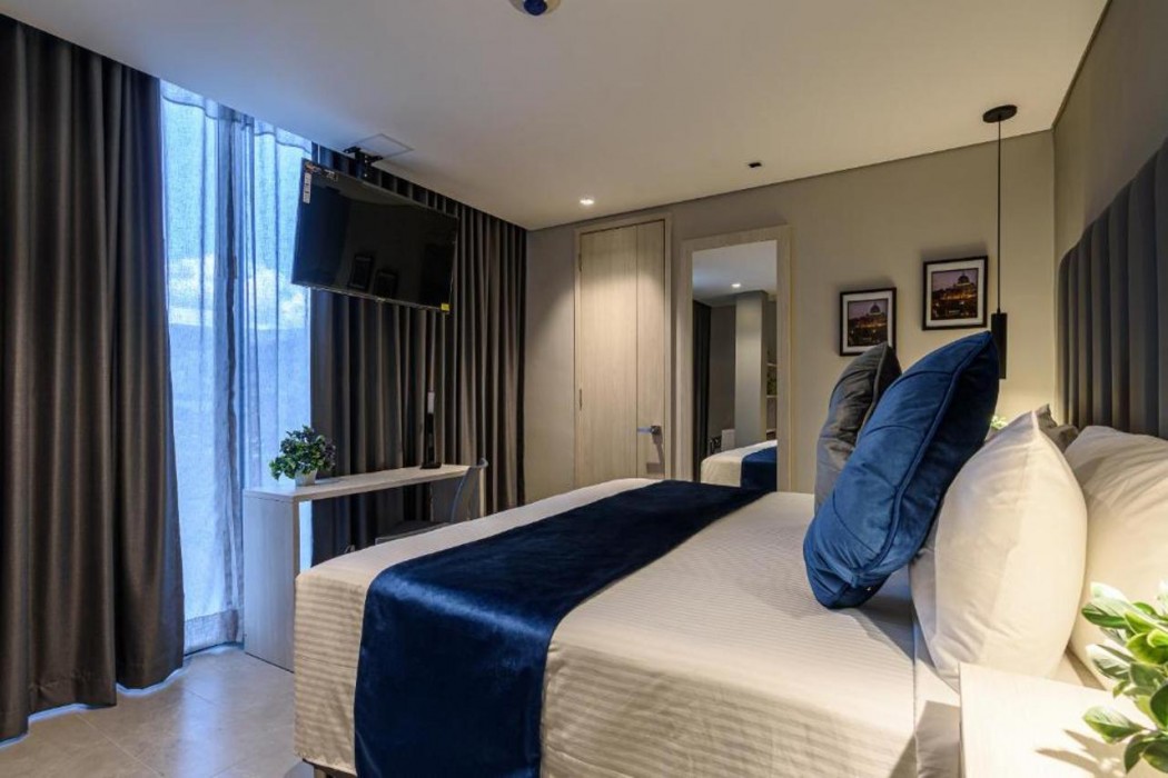 4 Sur Hotel 11/54