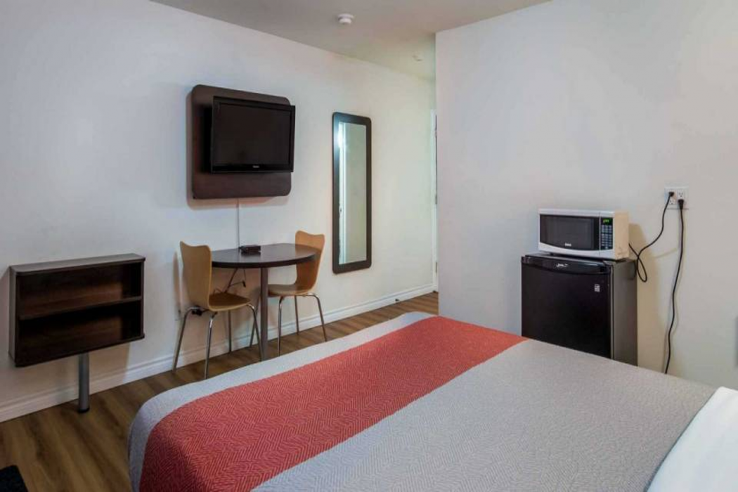 Motel6 Sudbury, ON 13/46