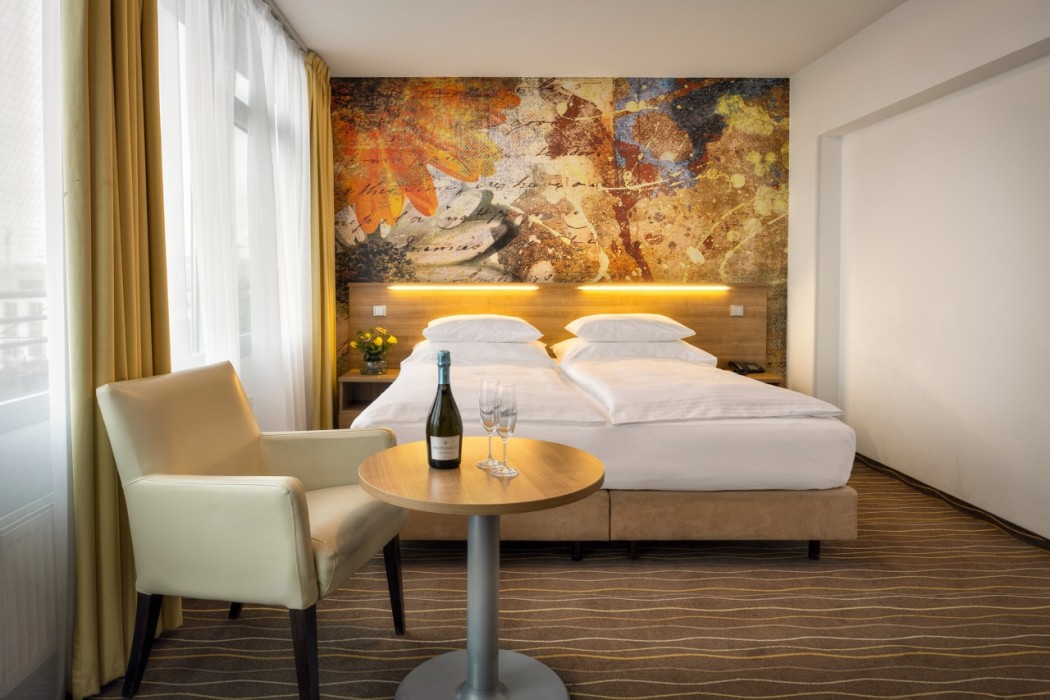 Akcent Hotel 12/67