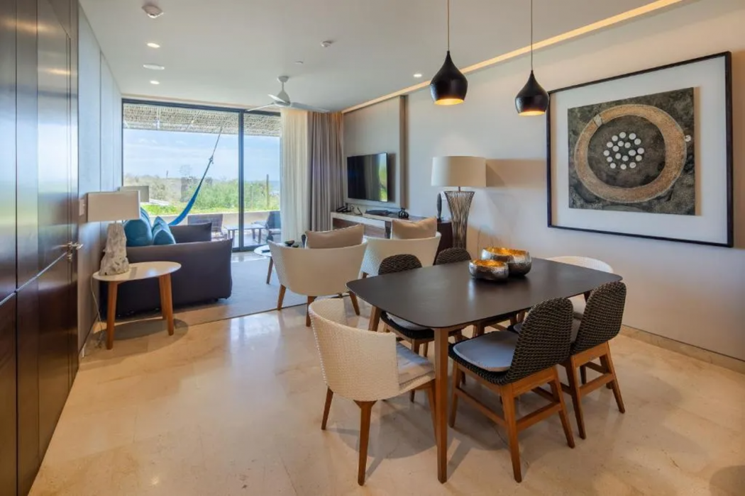 The Club at Solaz Luxury Villas 20/70
