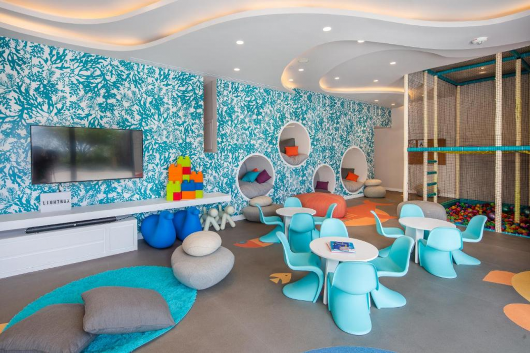 The Club at Solaz Luxury Villas 37/70