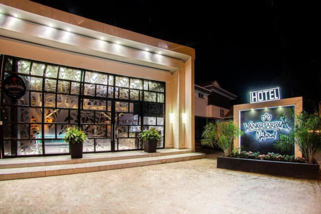 Hotel Vanguardia Natural 1/24