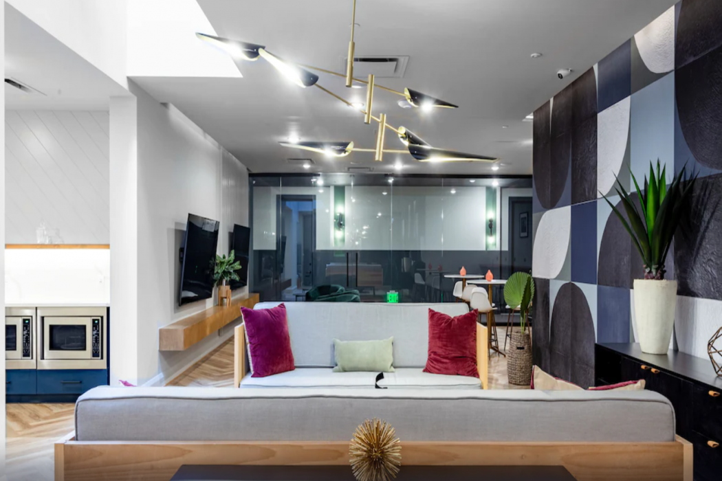 Mint House Dallas – Downtown 4/21