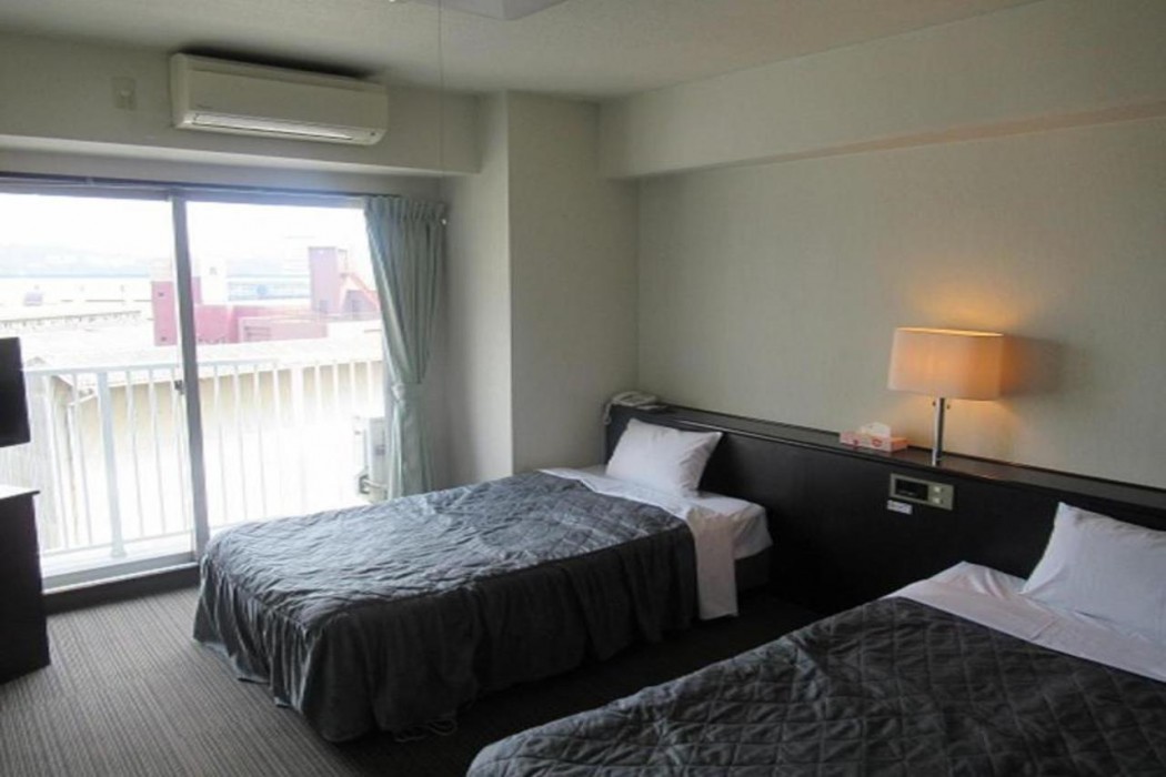 Tsurusaki Hotel 8/50
