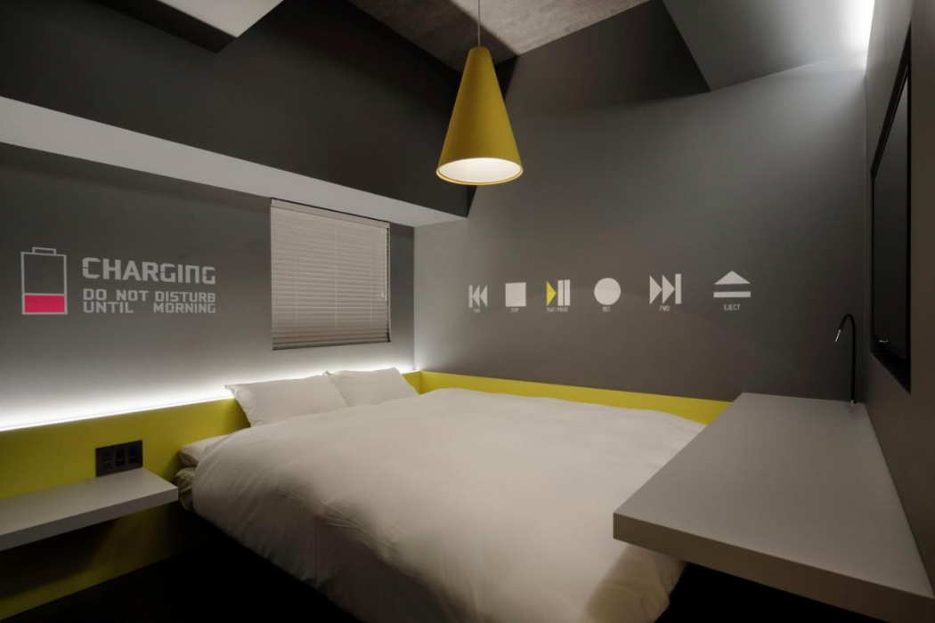 Third Place Hotel 11/41