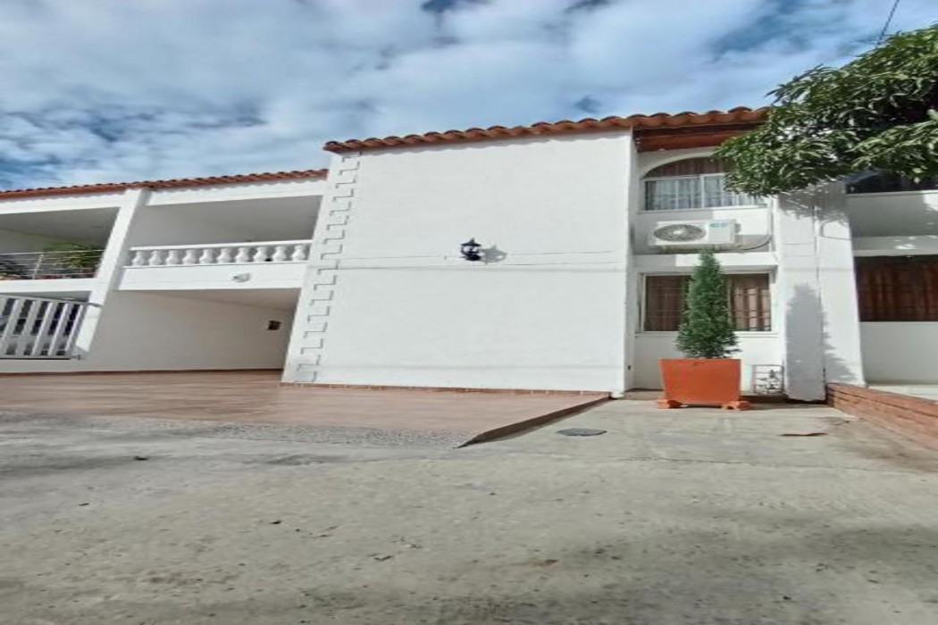 Villa Elvia Casa Hotel 1/8