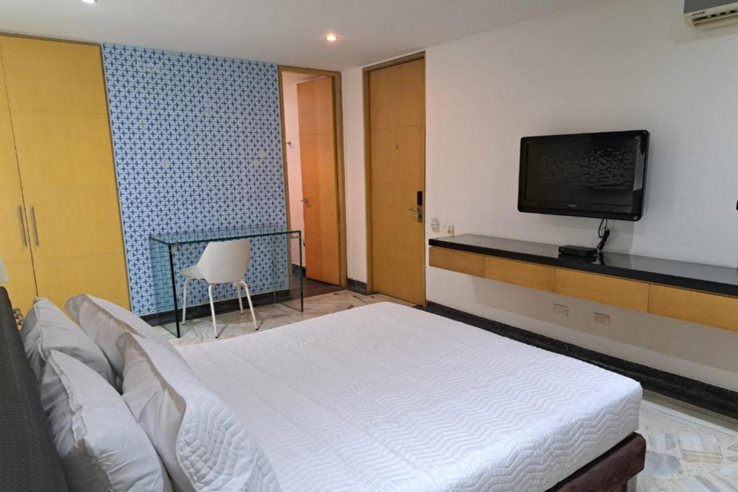 AW Hotel Luxor Versalles 7/14