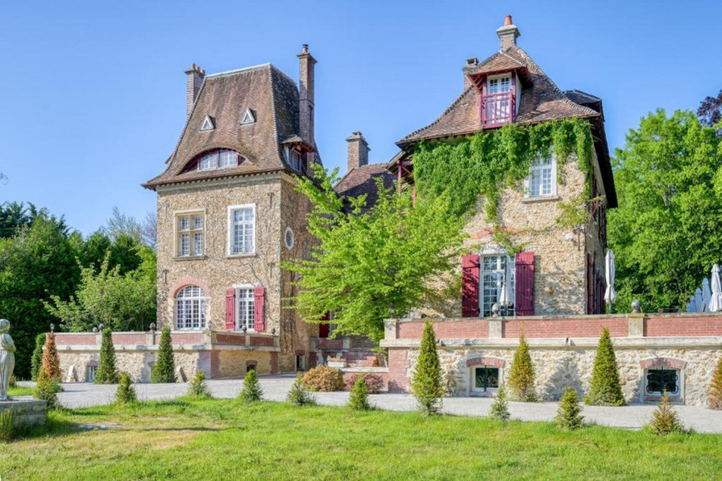 Le Petit Chateau de Barbizon au Bois du Mee 1/61