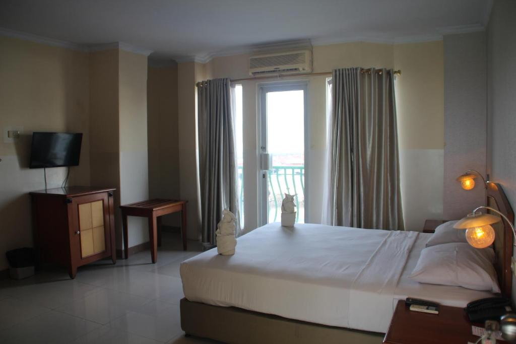 Hotel Celebes 10/56