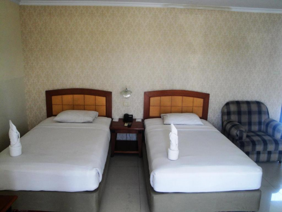 Hotel Celebes 12/56