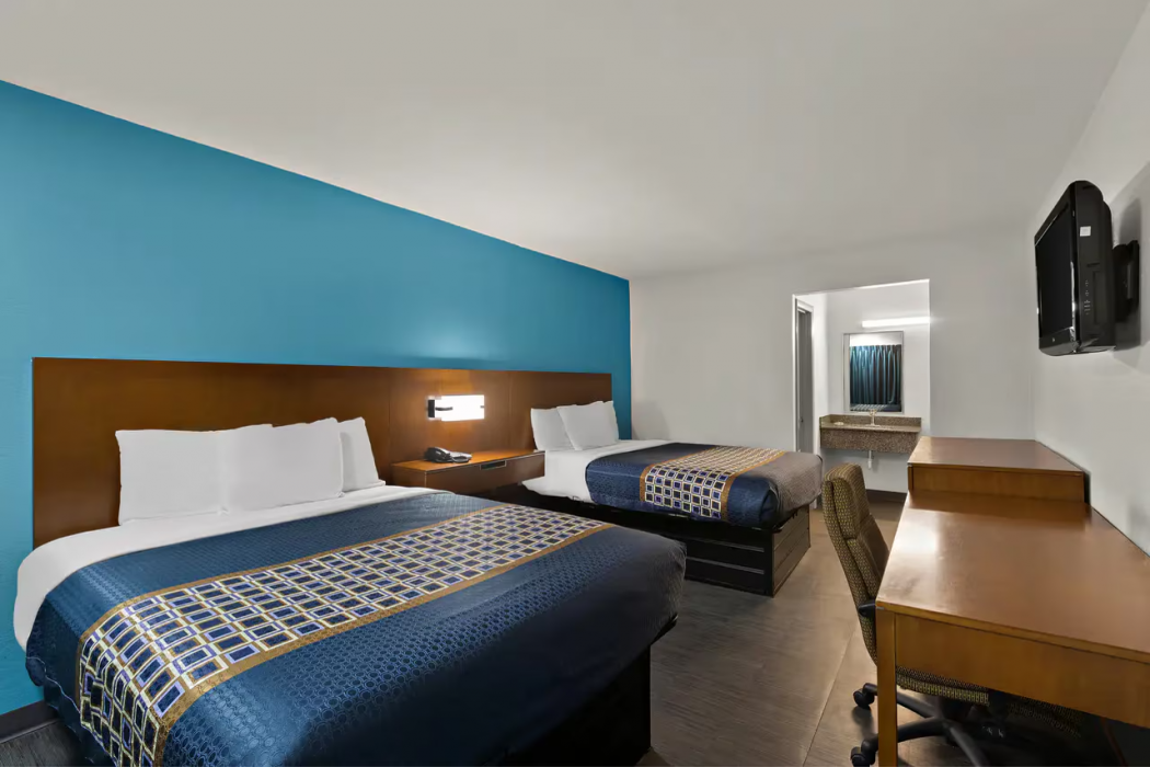 Rodeway Inn Commerce 8/24