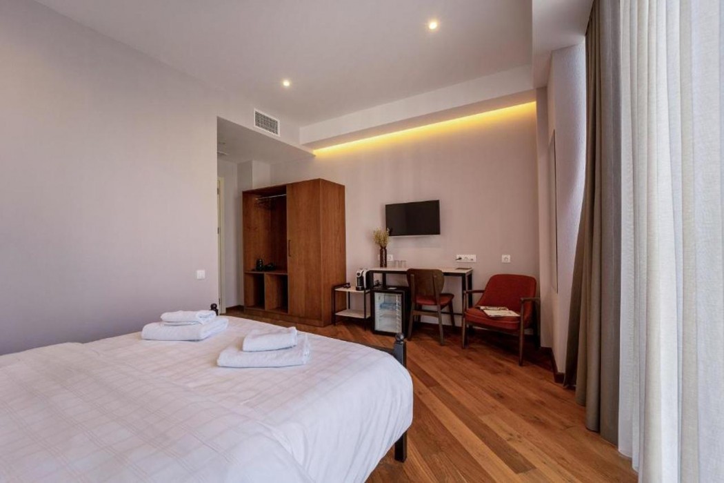 Makmani Hotel 9/62