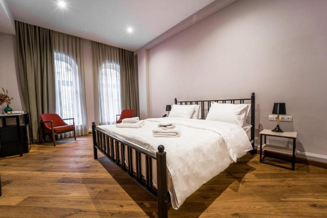 Makmani Hotel 10/62