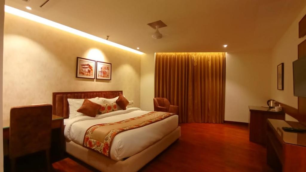 juSTa Grand View Resort & Spa Manali 24/73