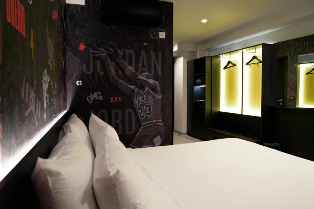 So City Hotel - Adults Only 12/64