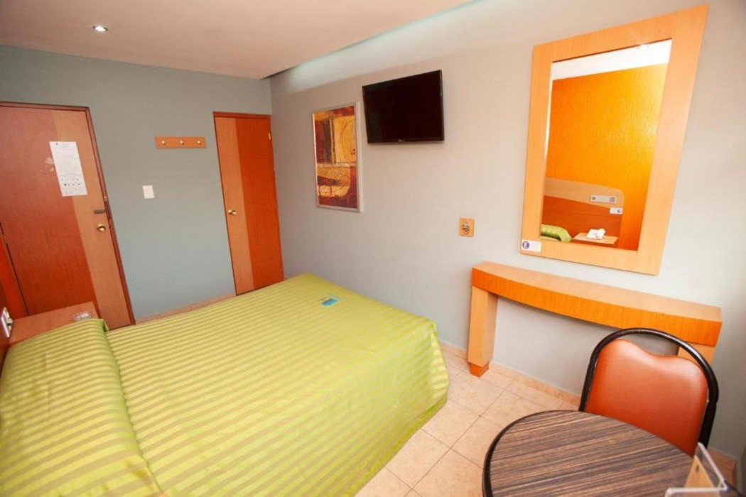 Hotel Lira - Solo Adultos 19/29