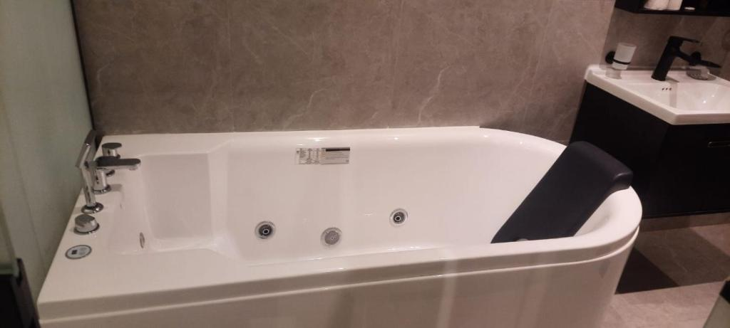 ال متعب سويت غرناطة(Al Muteb Suites Ghranada)