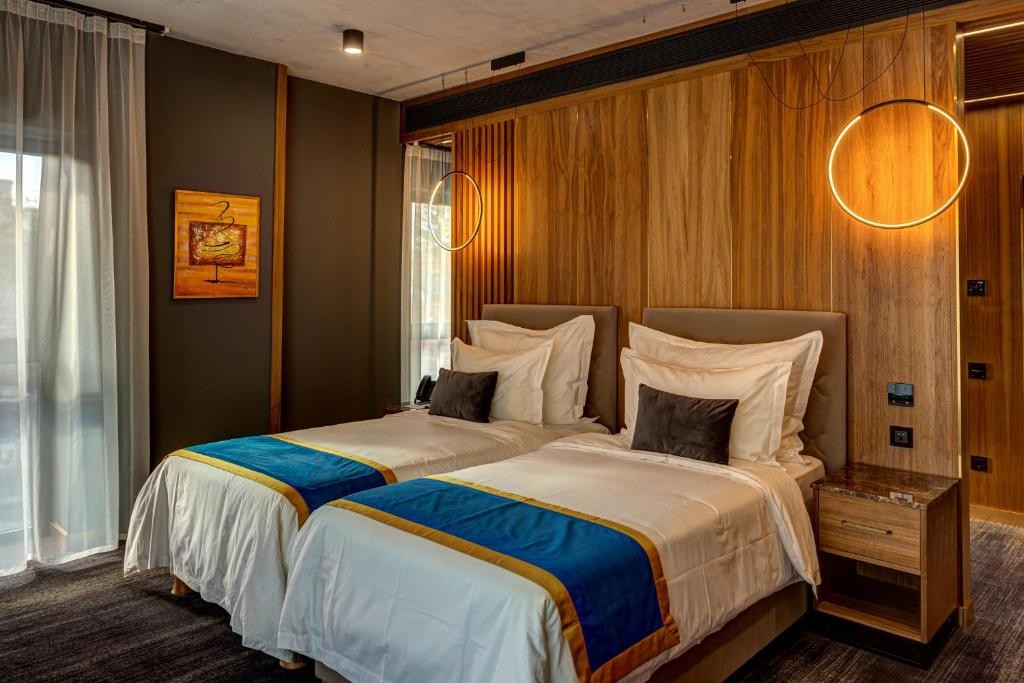 Hotel Vibre 8/31