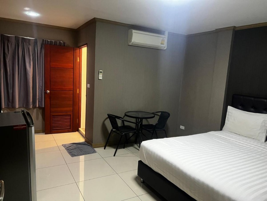 Apsara INN Pattaya, Thailand 6/57