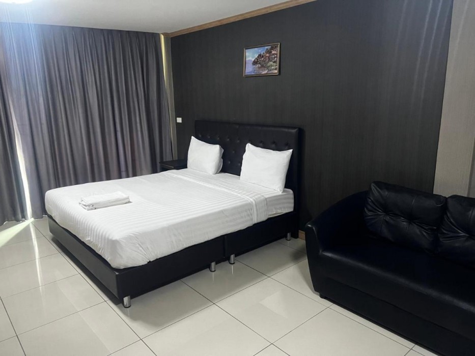 Apsara INN Pattaya, Thailand 5/57