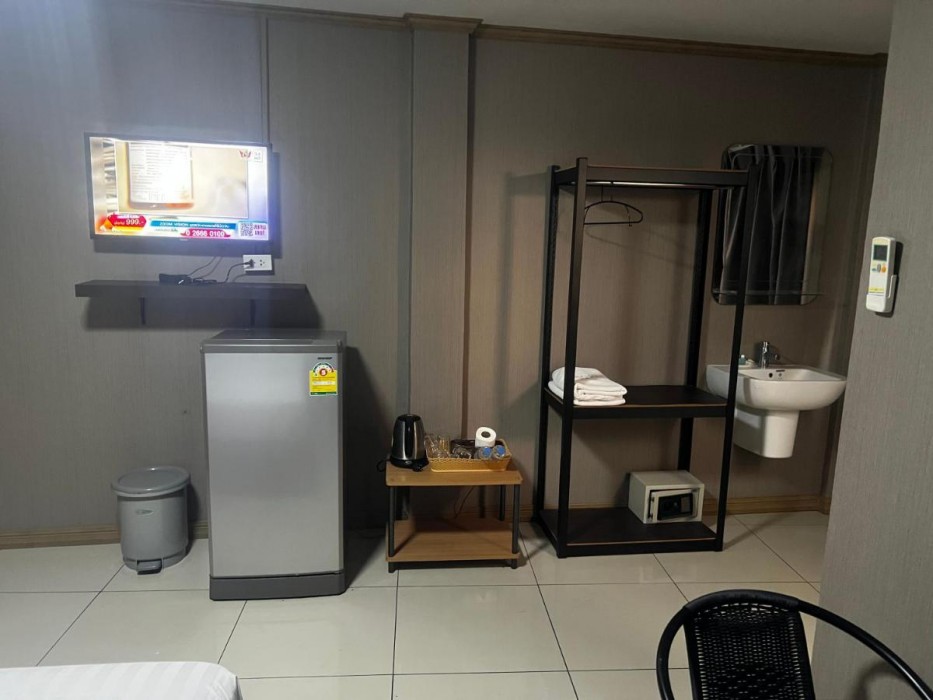Apsara INN Pattaya, Thailand 7/57