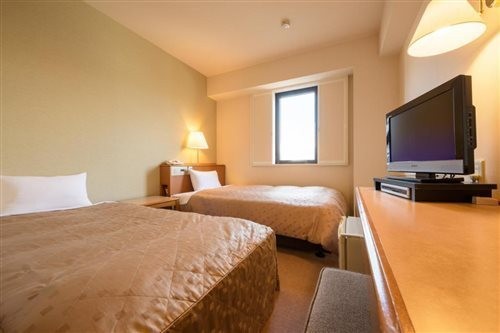Pacific Hotel Shiroishi 12/58