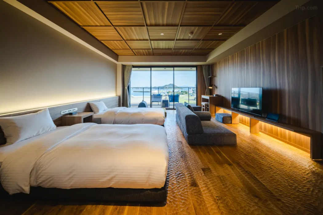 UNO HOTEL 11/58