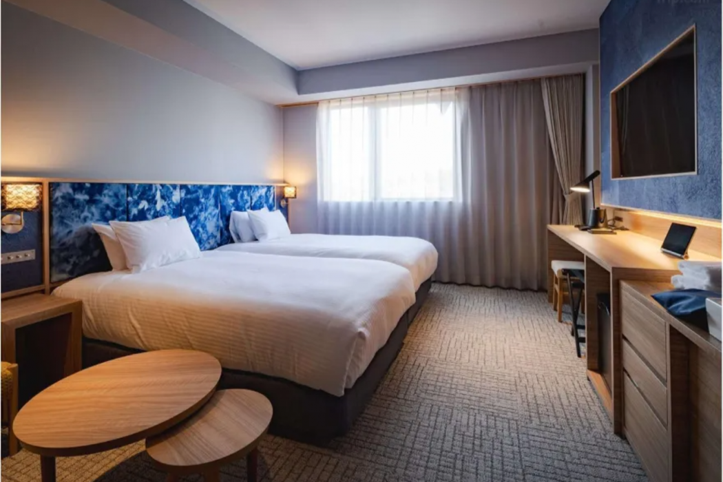 UNO HOTEL 9/58