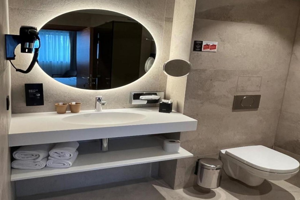 Hotel Le 830 2/49