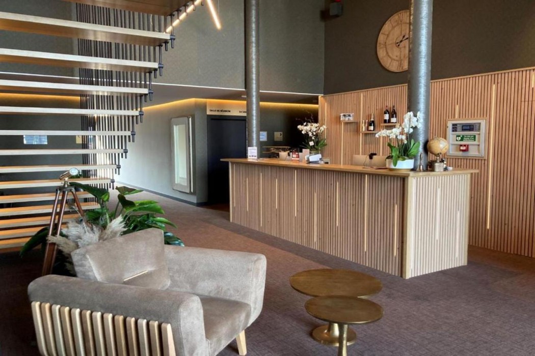 Hotel Le 830 7/49