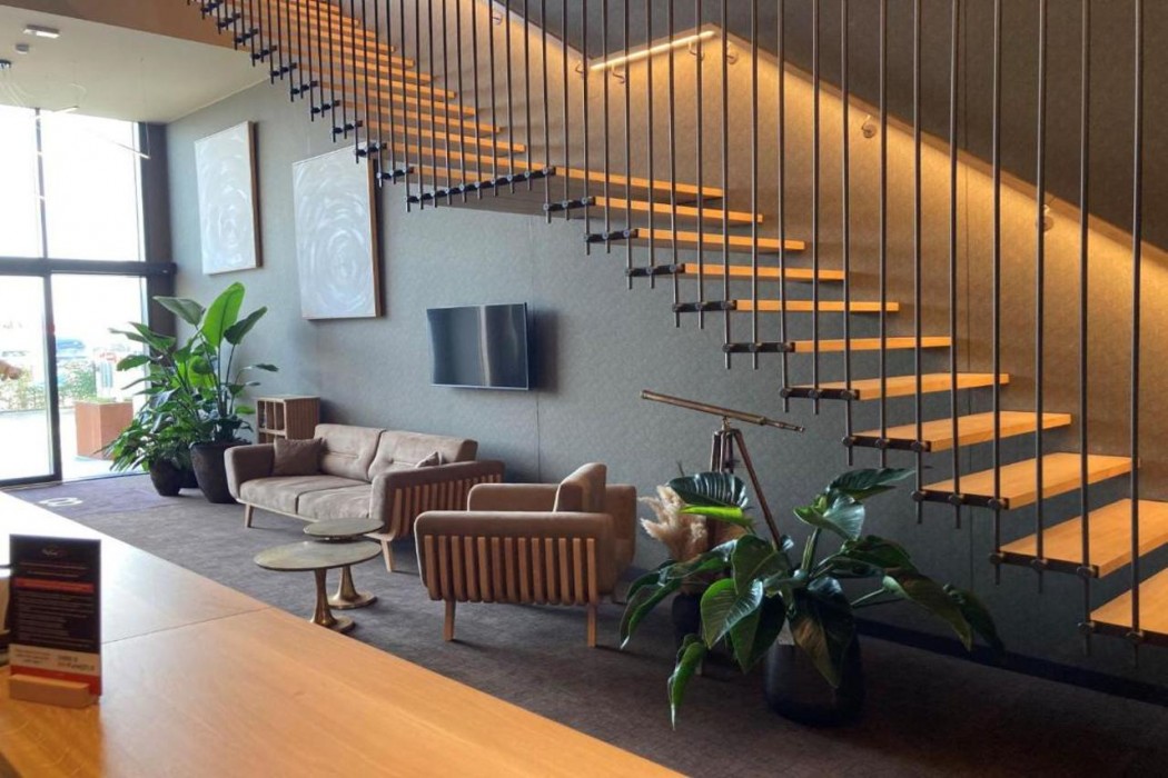 Hotel Le 830 8/49