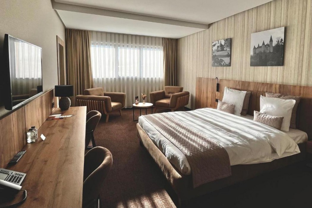 Hotel Le 830 12/49