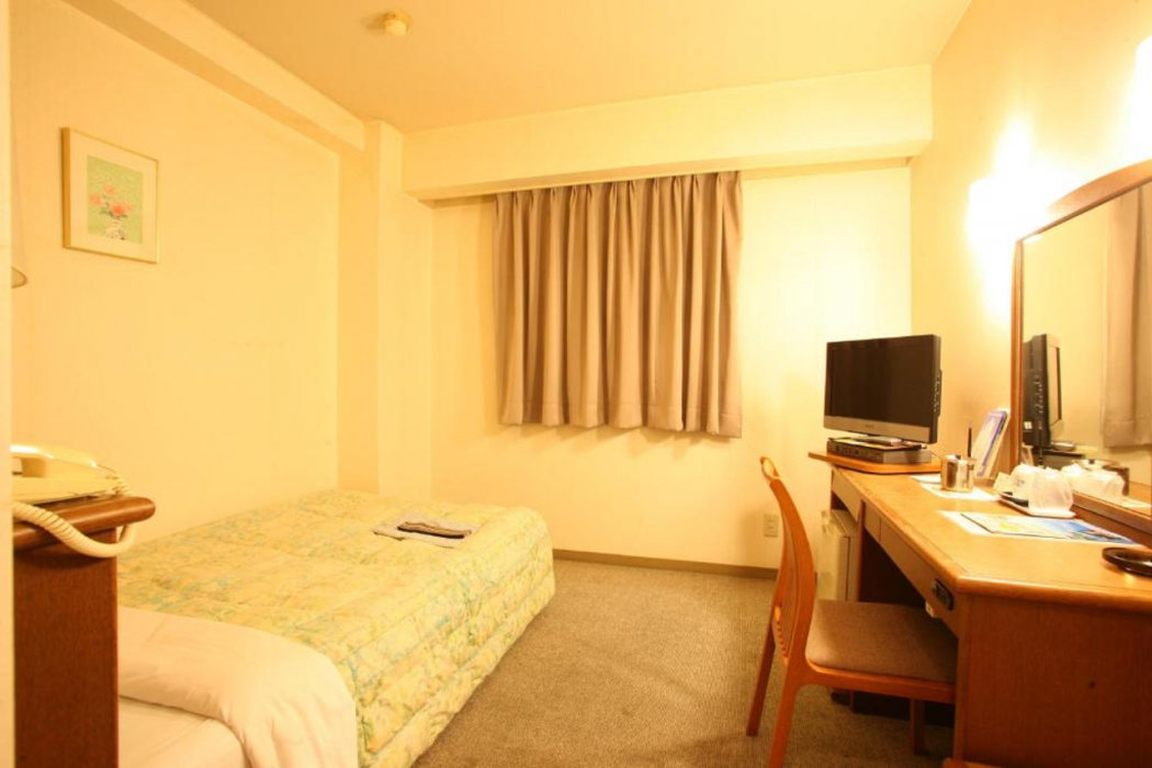 Tendo Central Hotel 10/57
