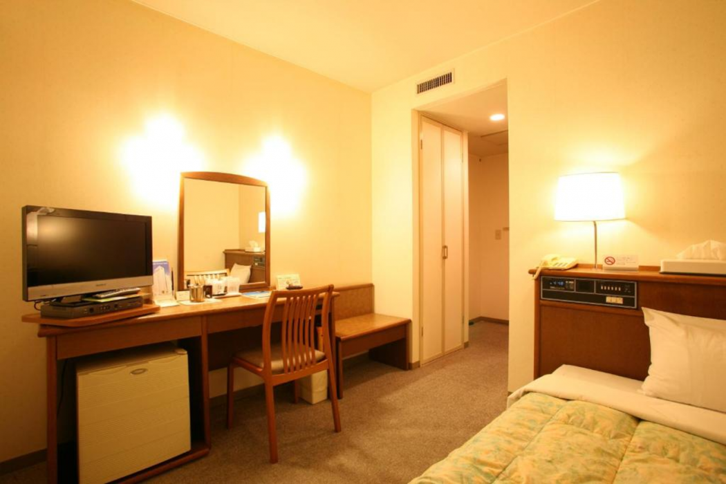 Tendo Central Hotel 11/57