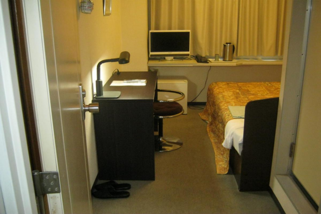 Hotel Avanti 8/32
