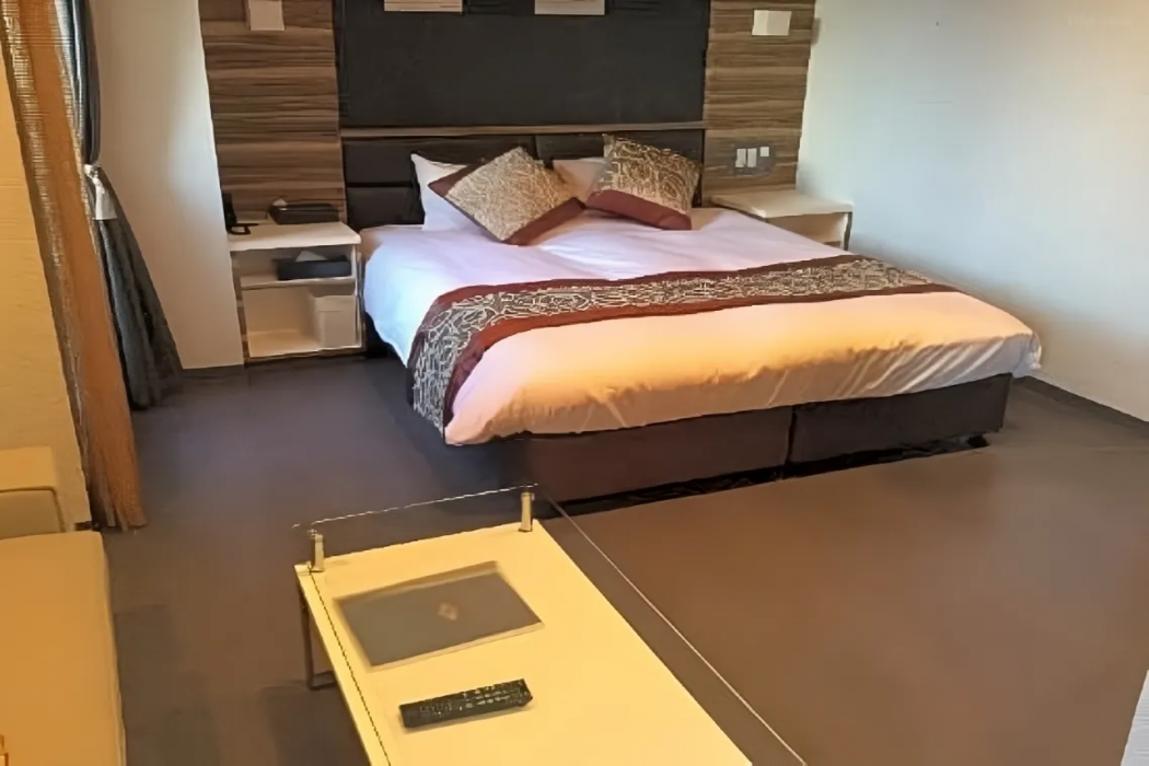 Amand Hotel 7/52