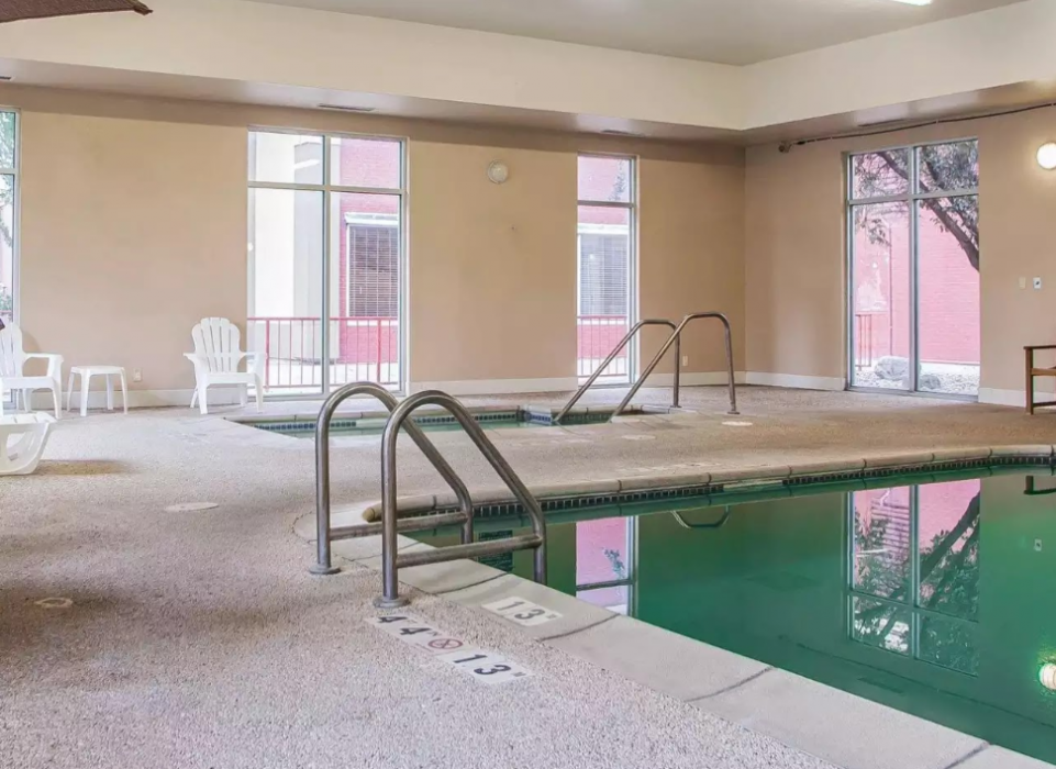 Suburban Studios Fort Dodge 24/44