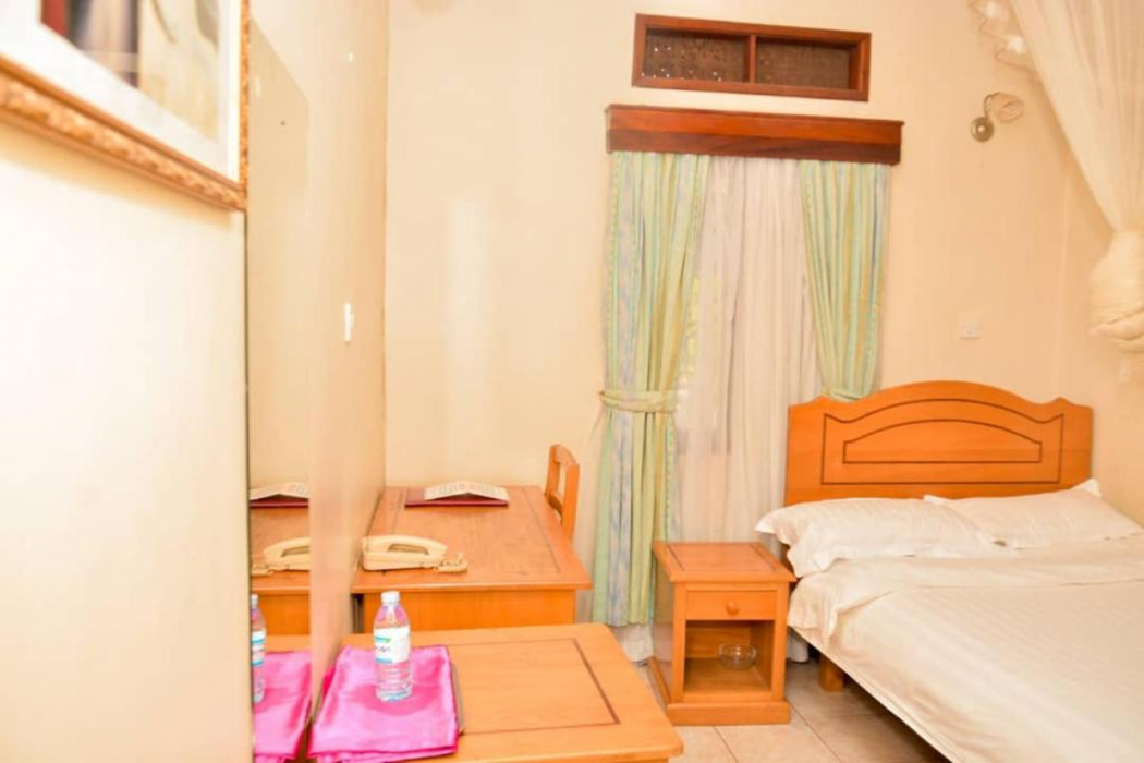 Makerere University Guest House 12/27